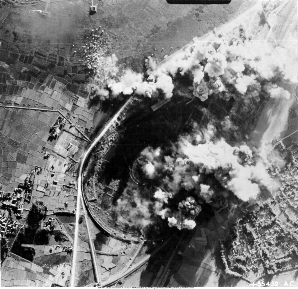 Bombing Vietnam 1944_12_27 (2).jpg