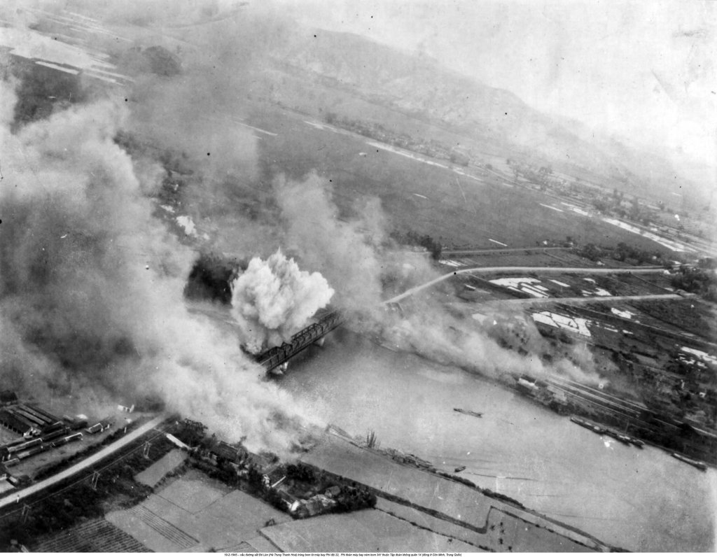 Bombing Vietnam 1945_2_19 (3).jpg