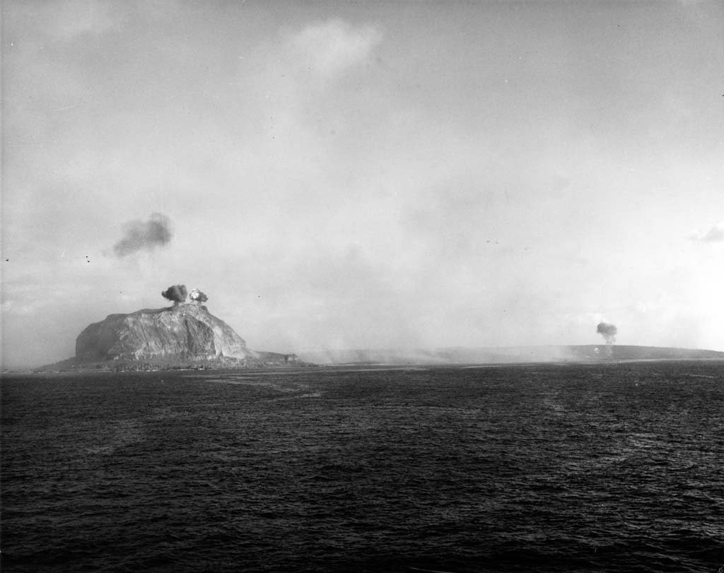 Iwo Jima 1945_2_17 (4).jpg