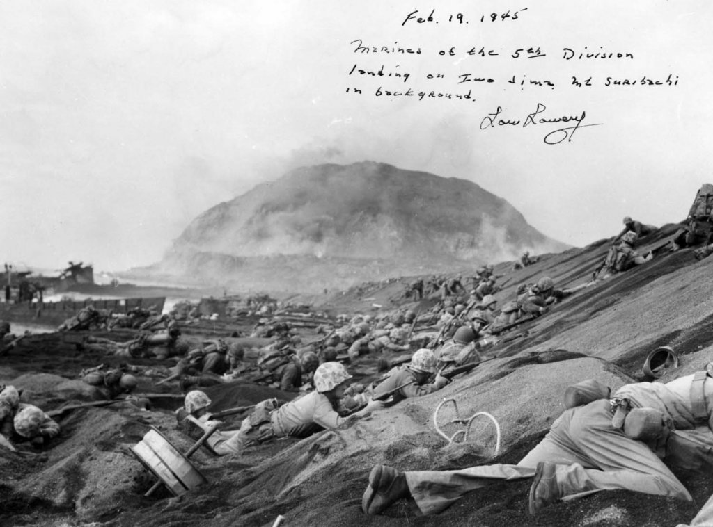 Iwo Jima 1945_2_19 (2).jpg