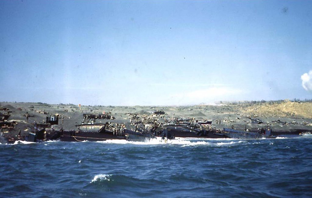 Iwo Jima 1945_2_19 (75).jpeg