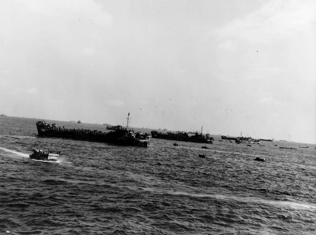 Iwo Jima 1945_2_19 (91).jpg