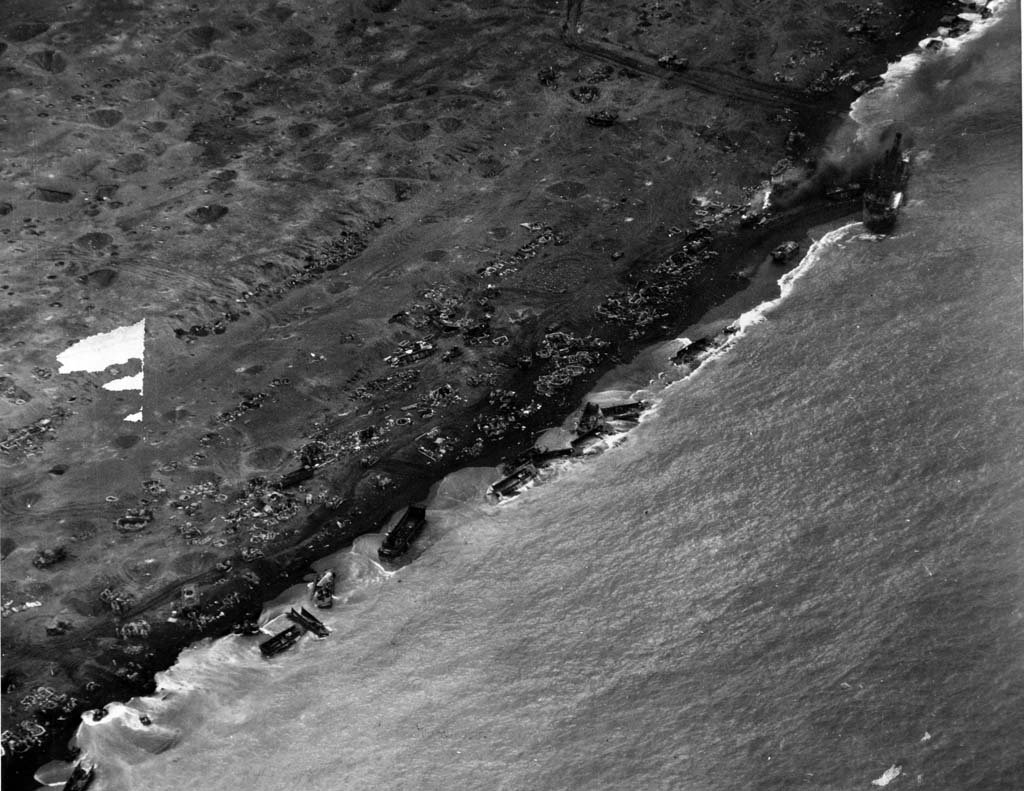 Iwo Jima 1945_2_21 (4).jpg