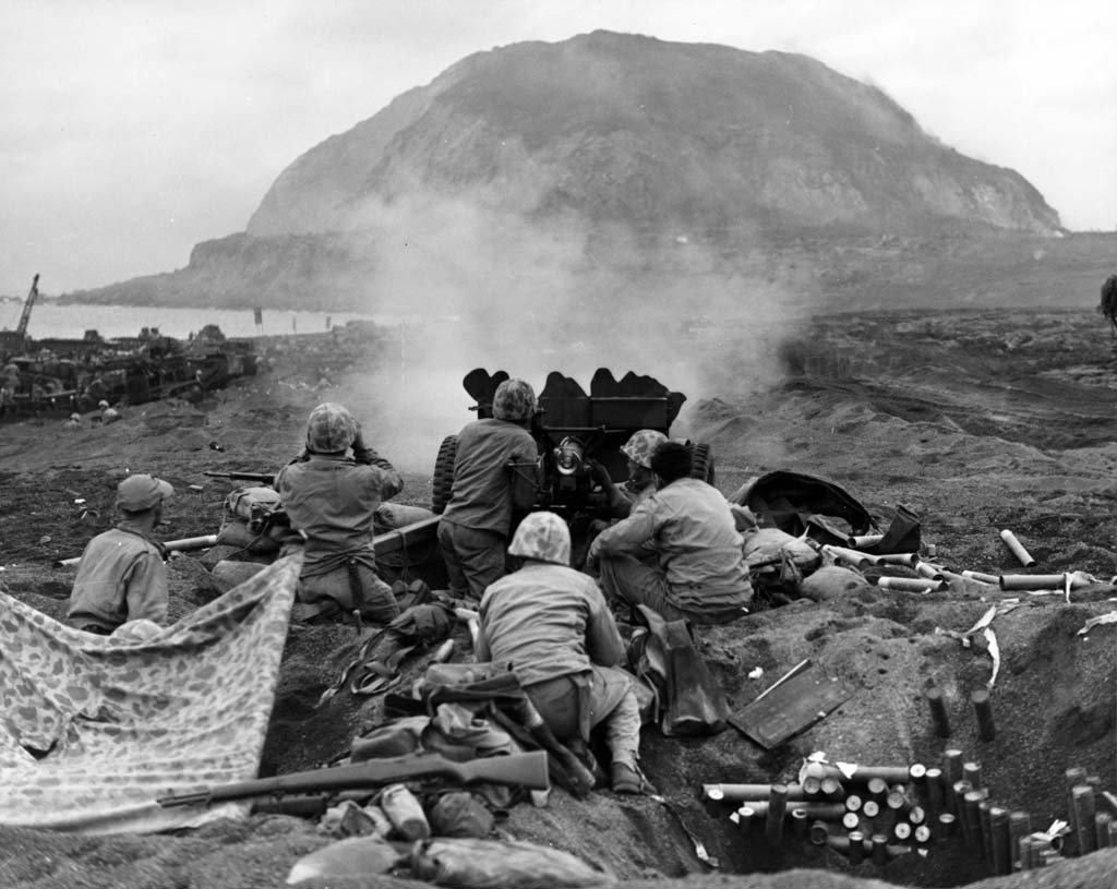 Iwo Jima 1945_2_21 (5).jpg