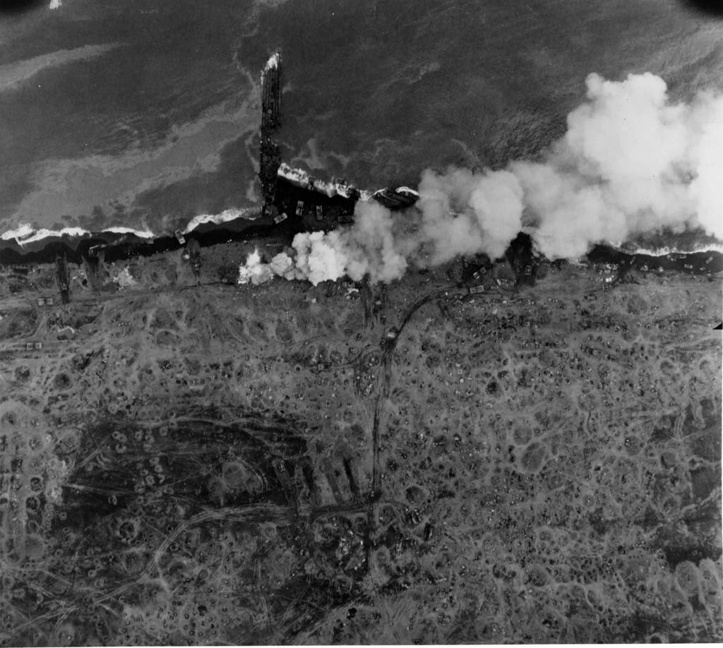 Iwo Jima 1945_2_21 (7).jpg