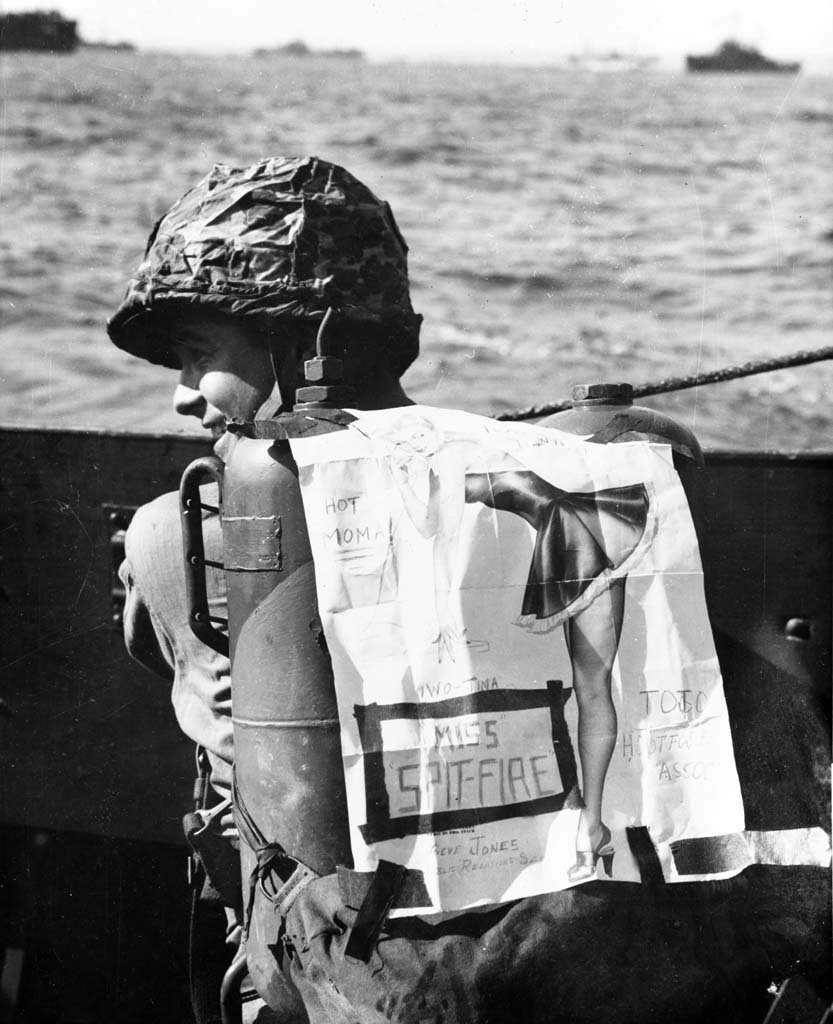 Iwo Jima 1945_2_21 (8).jpg