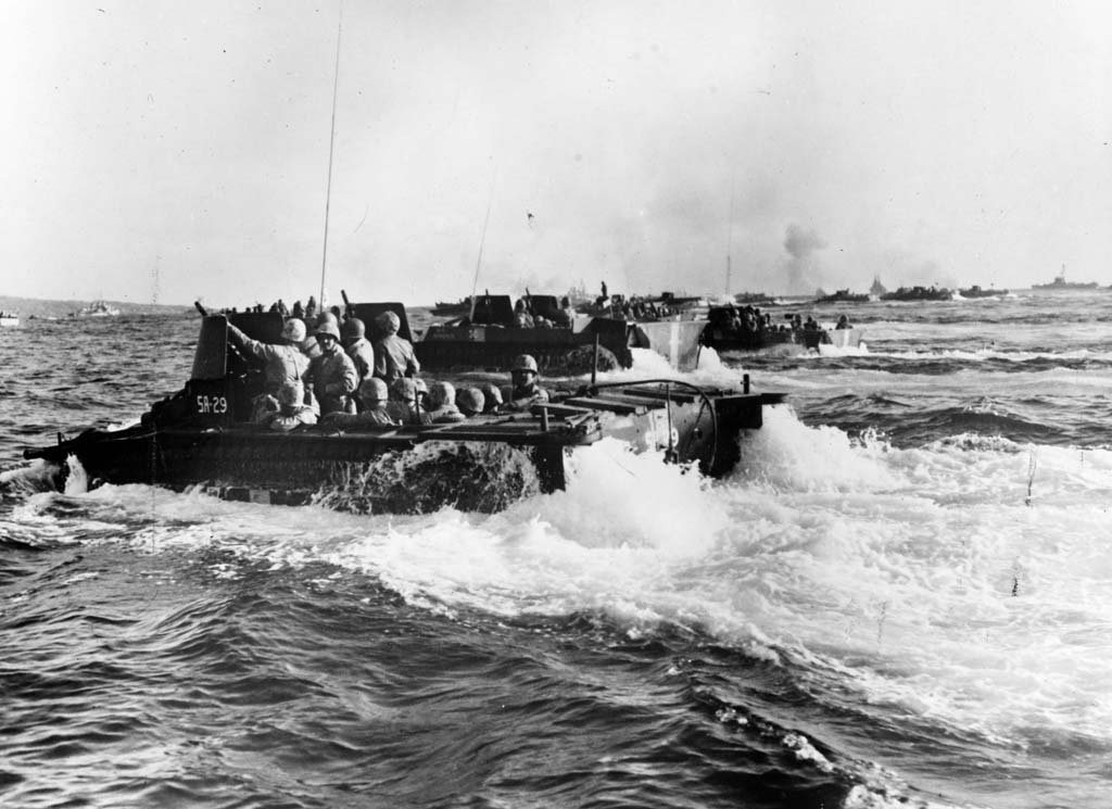 Iwo Jima 1945_2_22 (3).jpg