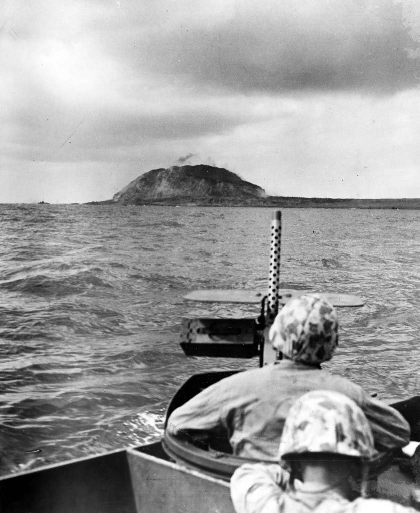 Iwo Jima 1945_2_22 (4).jpg