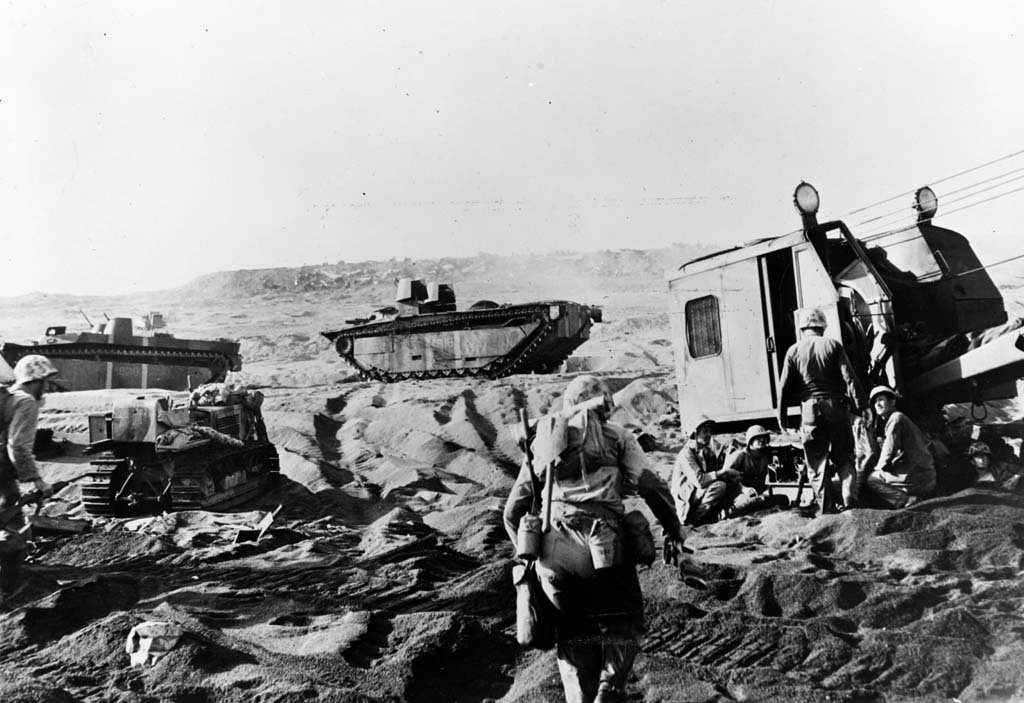 Iwo Jima 1945_2_22 (6).jpg