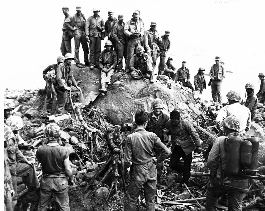 Iwo Jima 1945_2_22 (12).jpg