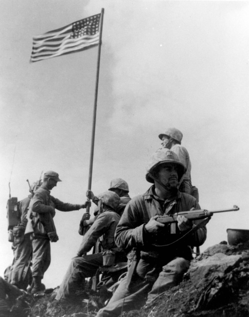 Iwo Jima 1945_2_23 (1).jpg