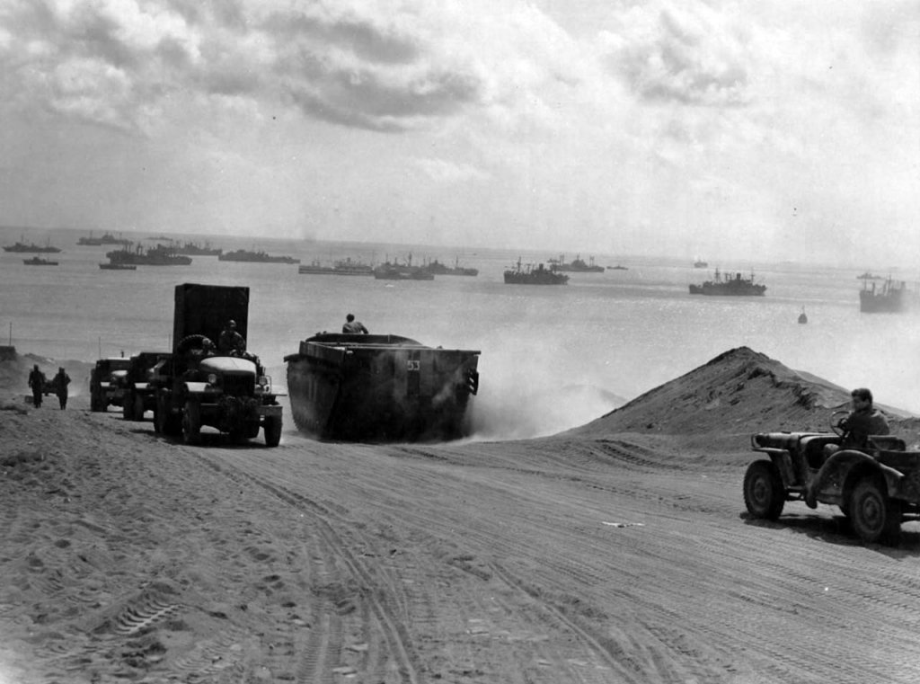 Iwo Jima 1945_3_10 (14).jpg