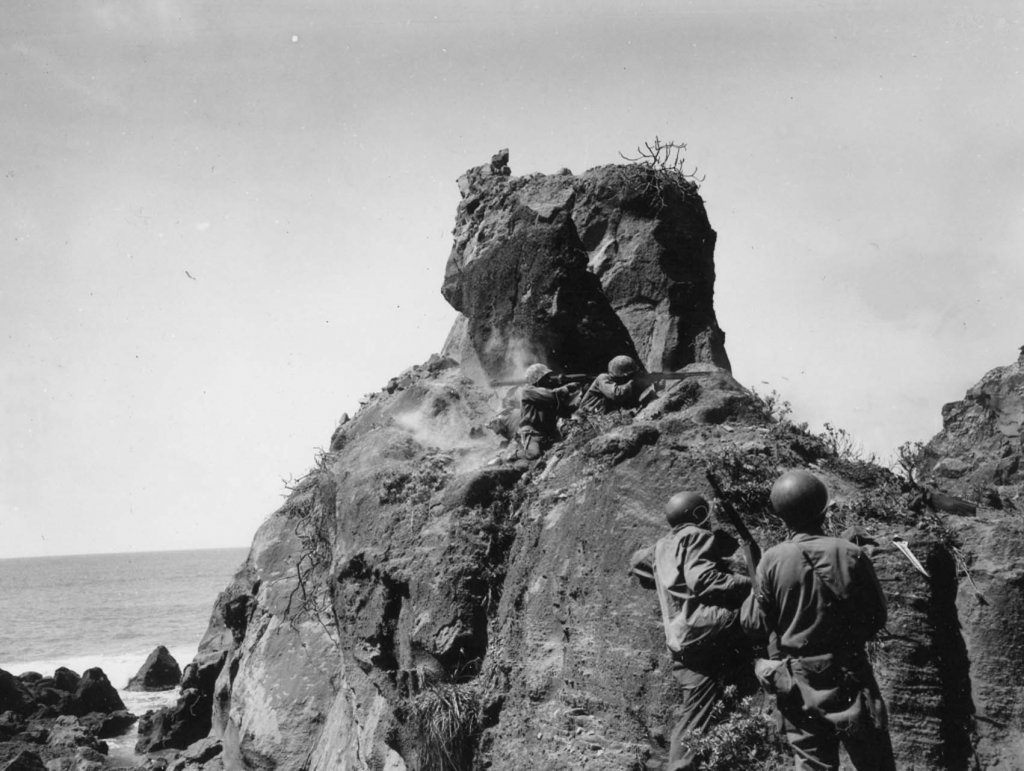 Iwo Jima 1945_4_8 (1).jpg