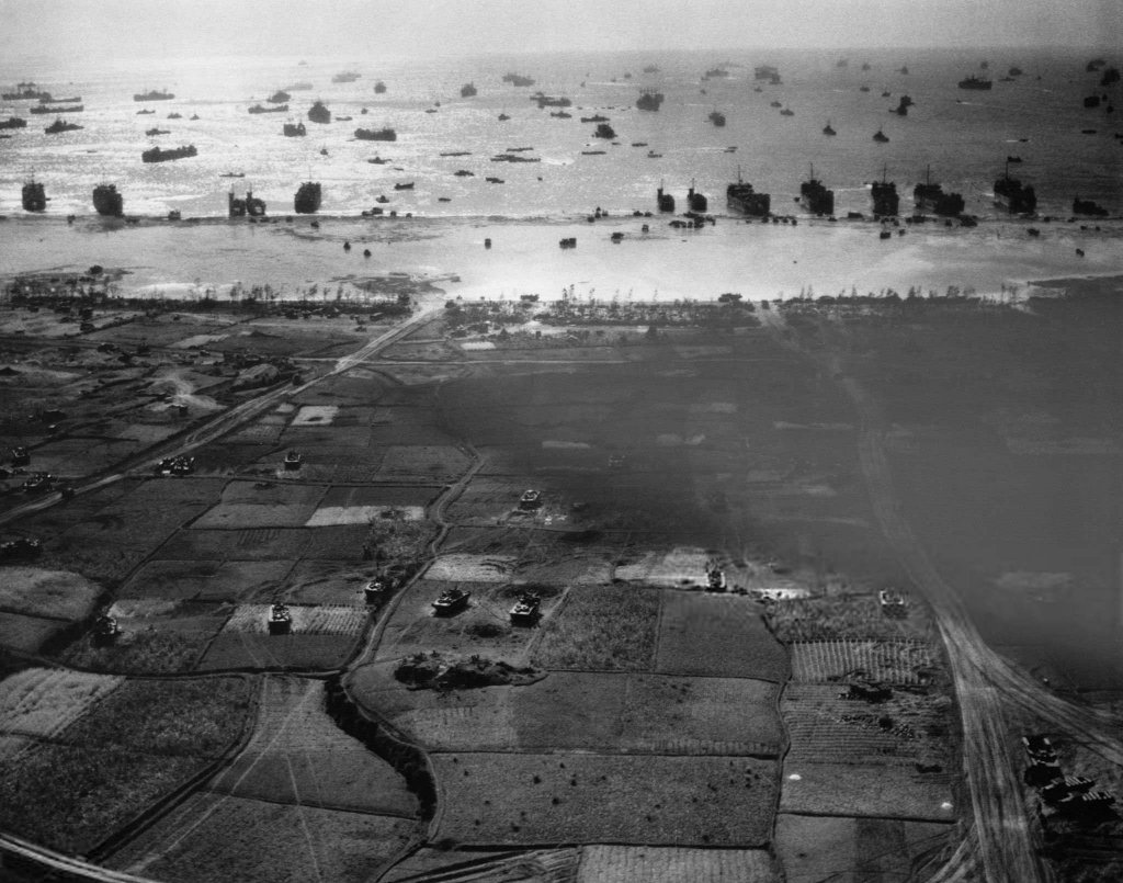 Okinawa 1945_4_3 (1).jpg