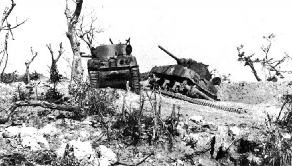 Okinawa 1945_4_20 (11).jpg