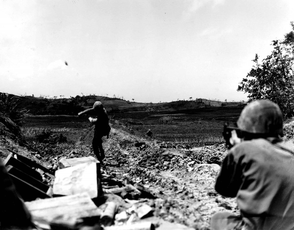 Okinawa 1945_5_6 (1).jpg