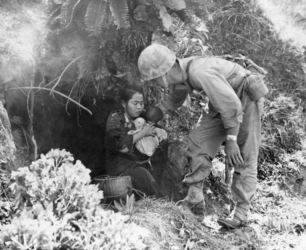 Okinawa 1945_5_9 (1).jpg