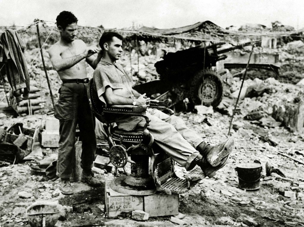 Okinawa 1945_6_10 (3).jpg