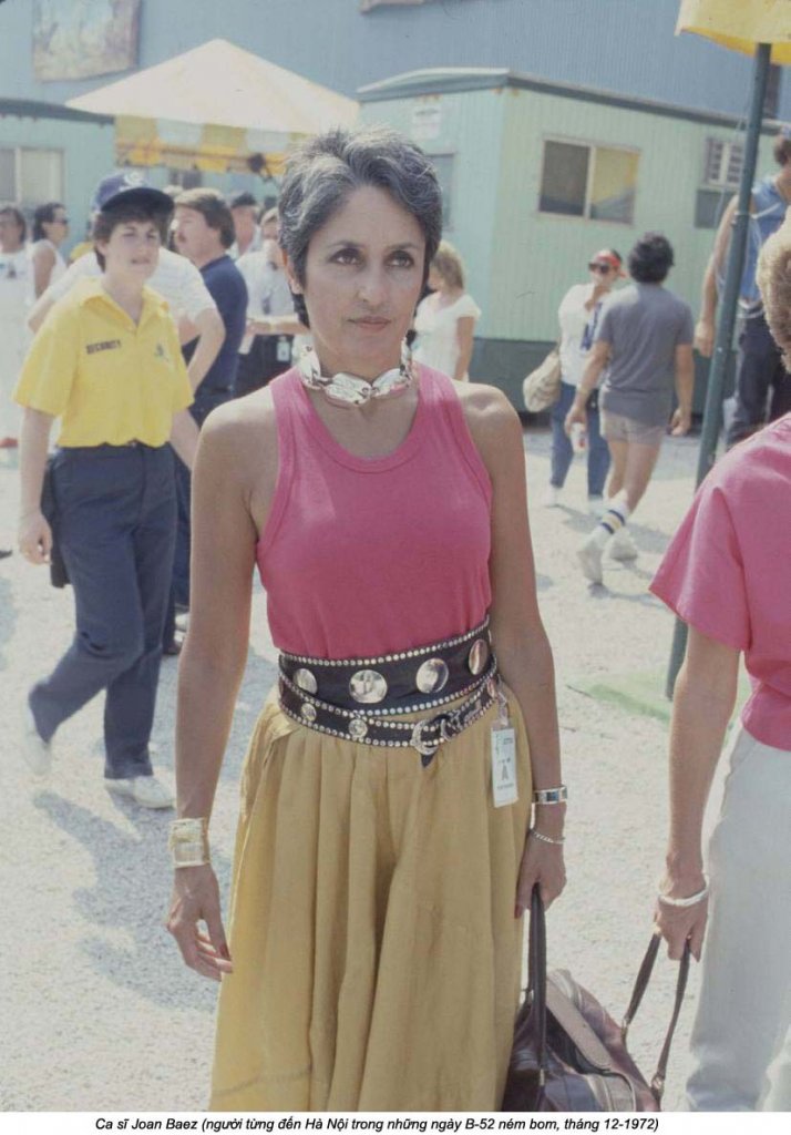 Joan Baez (4).jpg