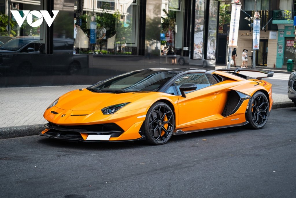 aventador-svj-roadster-vov.jpg