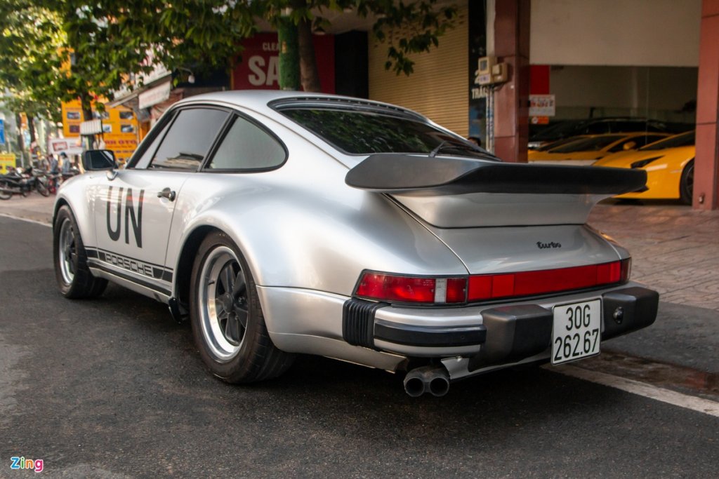 Porsche_930_zing_4.jpg