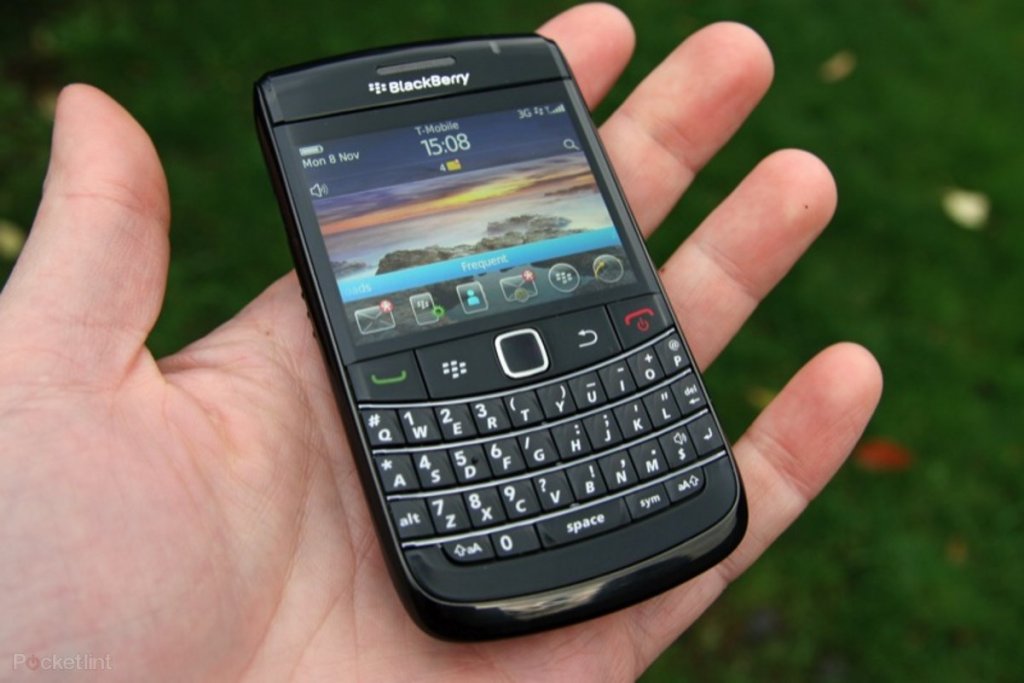 72141-phones-review-blackberry-bold-9780-image1-NBTPvKHI3D.jpg