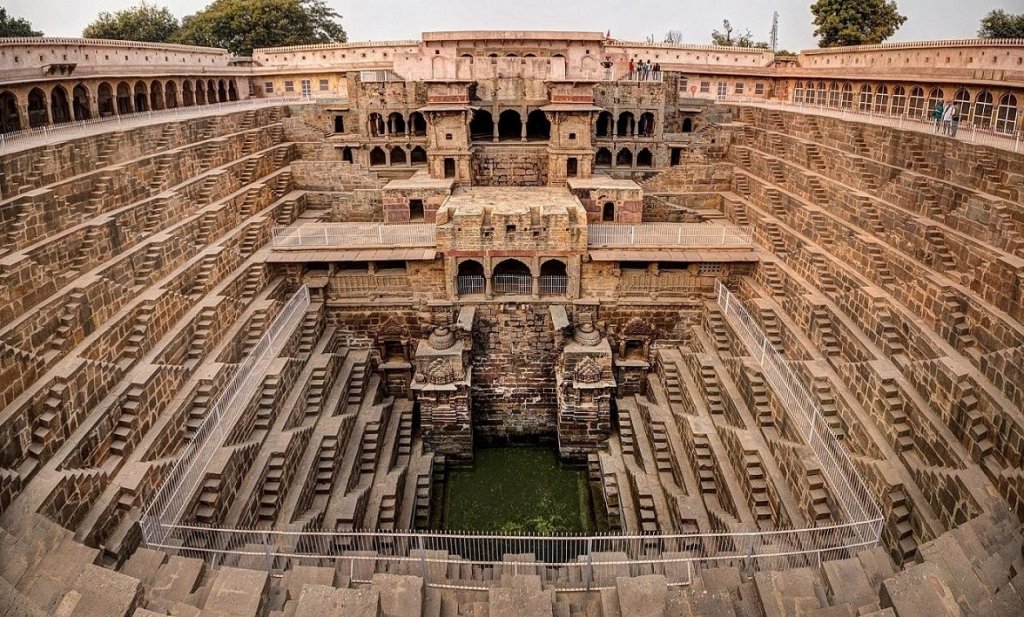 kham-pha-chand-baori-ky-quan-thien-nhien-cua-an-do-1.jpg