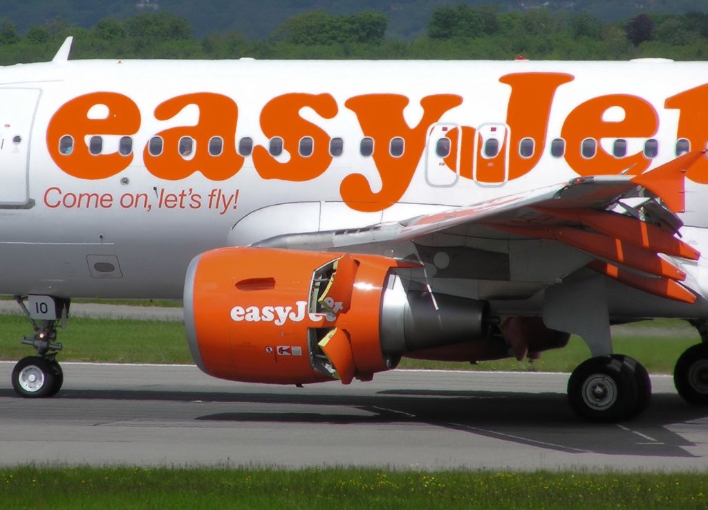 Easyjet_thrust_reversers_arp.jpg