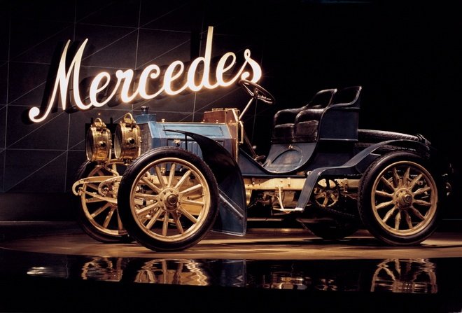 Mercedes_Brand_120Years_09.jpg