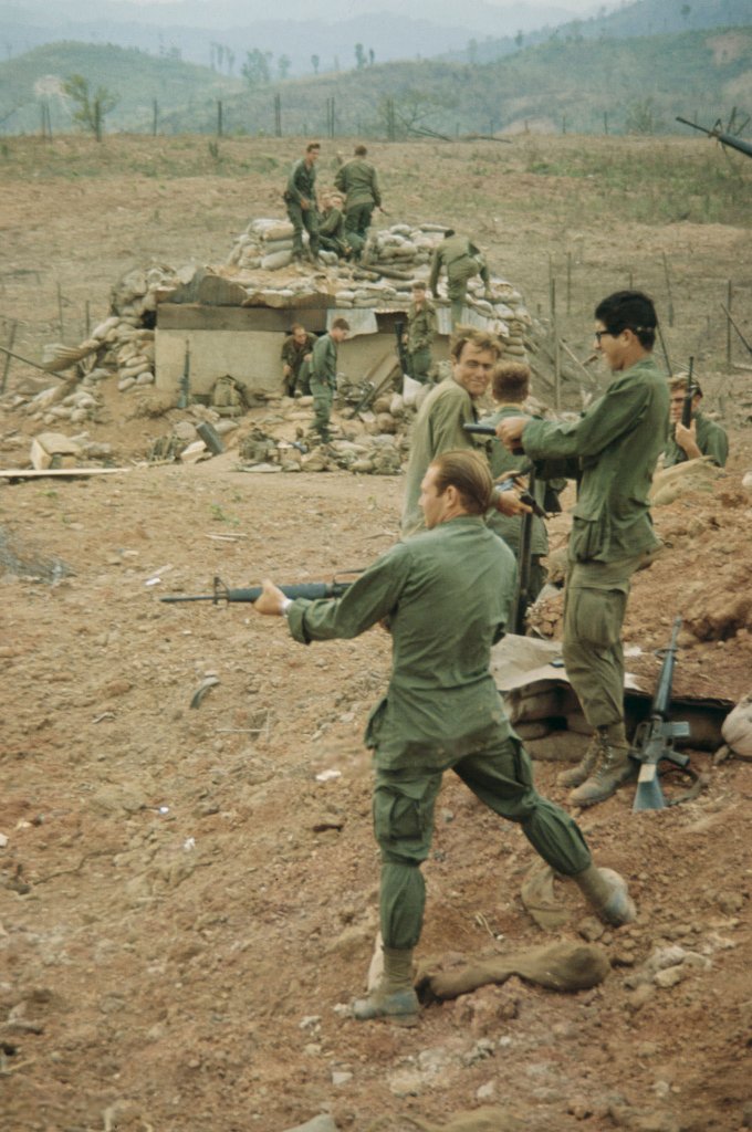 Khe Sanh 1968_4_14 (10).jpg