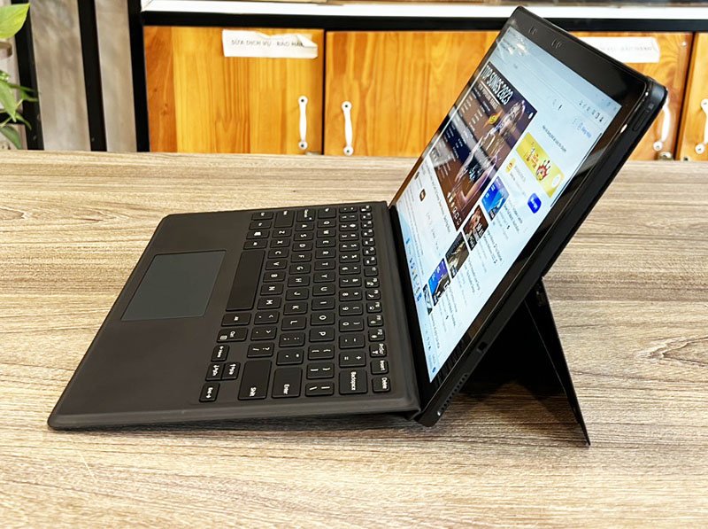 dell latitude 5290.jpg