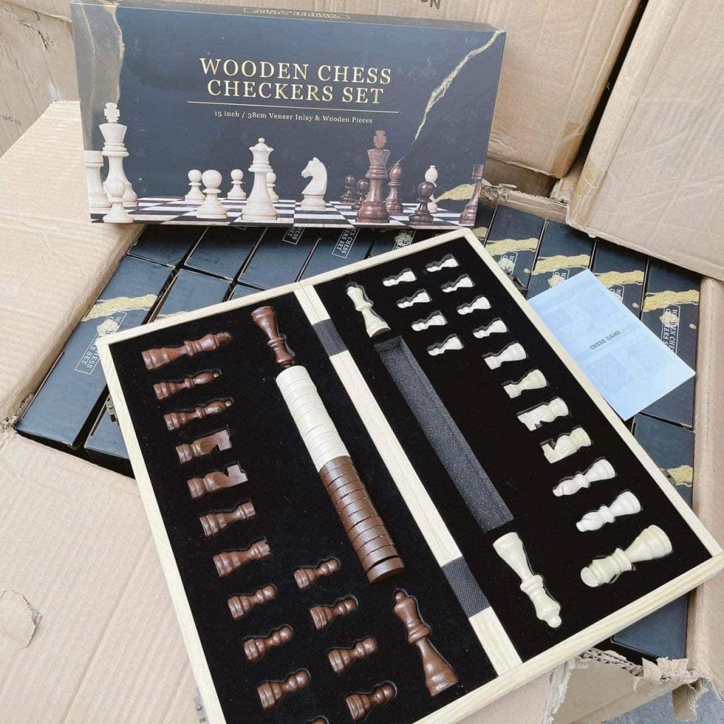 Bộ 2 trò chơi cờ vua có nam châm và Checkers bằng gỗ 40x40cm Playbea SKU P0137.jpeg