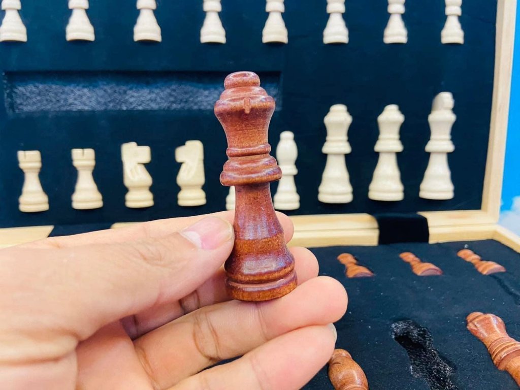 Bộ 2 trò chơi cờ vua có nam châm và Checkers bằng gỗ 40x40cm Playbea SKU P0136.jpeg
