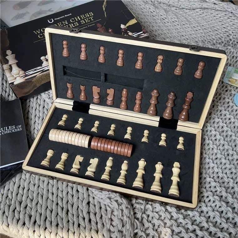 Bộ 2 trò chơi cờ vua có nam châm và Checkers bằng gỗ 40x40cm Playbea SKU P0139.jpeg