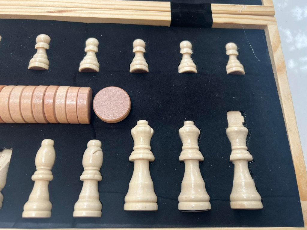 Bộ 2 trò chơi cờ vua có nam châm và Checkers bằng gỗ 40x40cm Playbea SKU P01311.jpeg