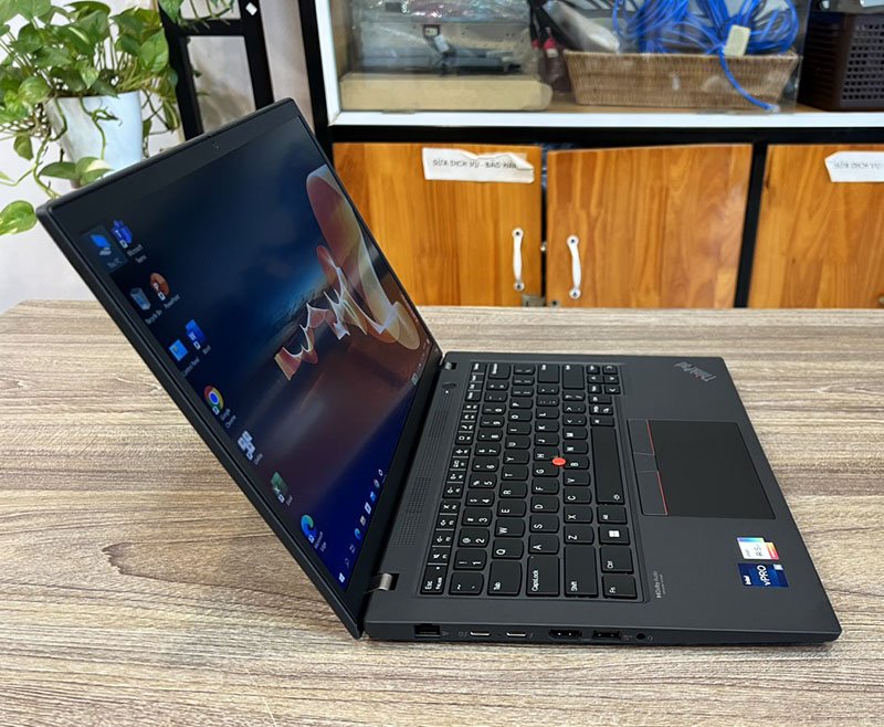 lenovo thinkpad t14.jpg