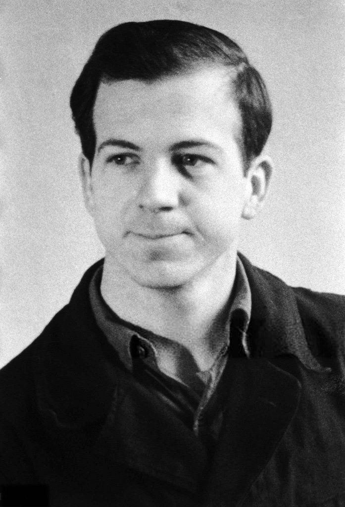 Lee Oswald 1959 (1).jpg