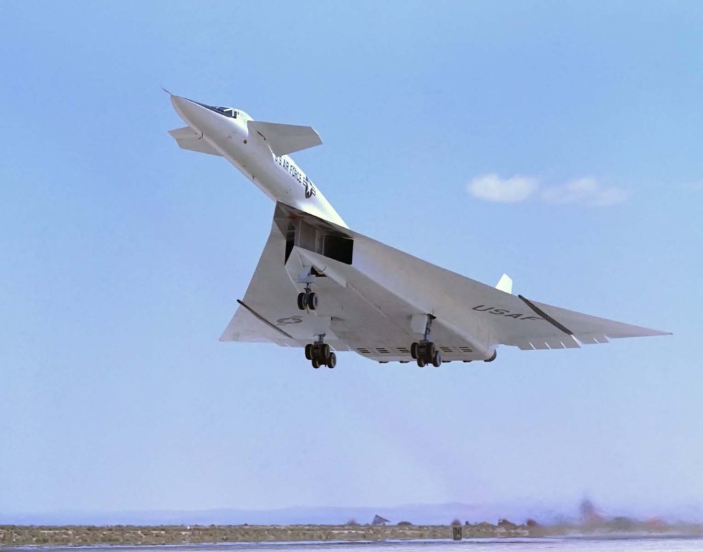 North American XB-70A Valkyrie (19).jpg