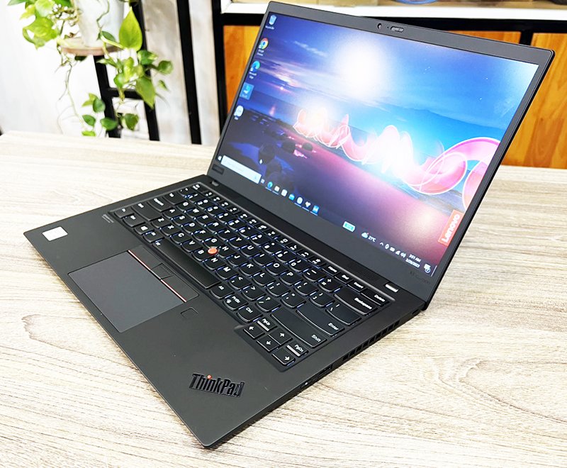 Thinkpad x1 carbon gen 8.jpg