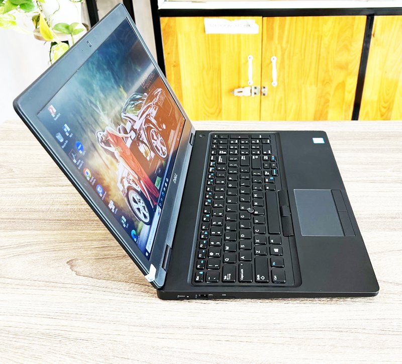 Dell 5590.jpg