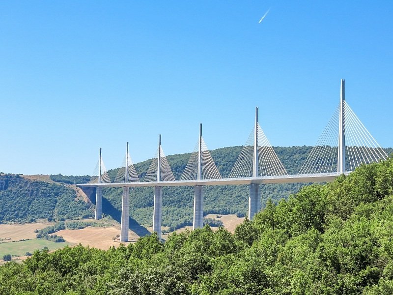 Millau-Viaduct-France.jpg