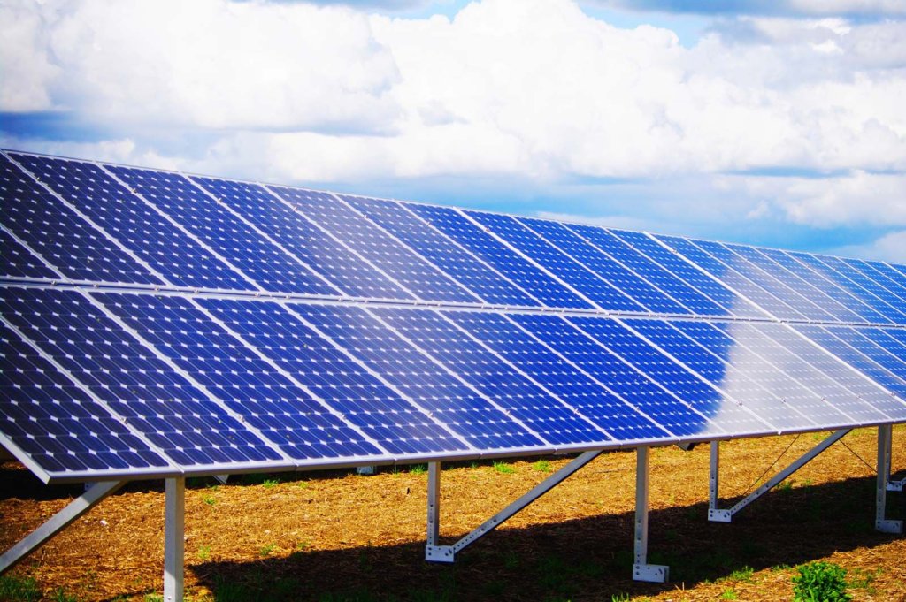 Solar-panel-array-rooftop.jpg