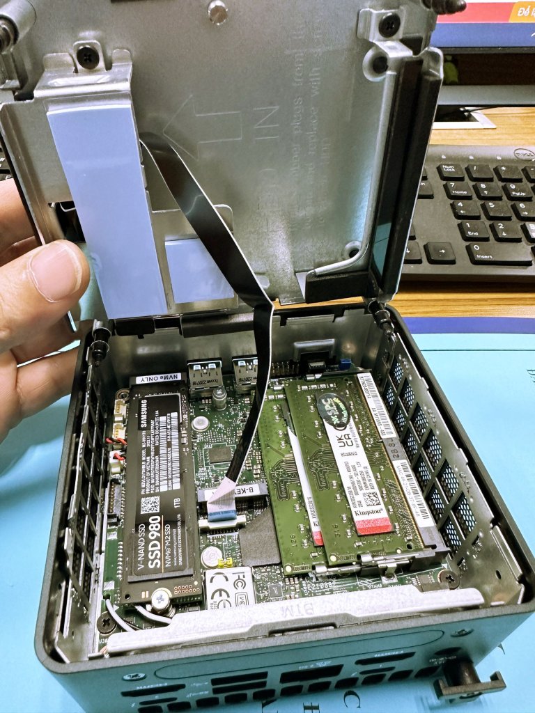NUC 11 4.jpg