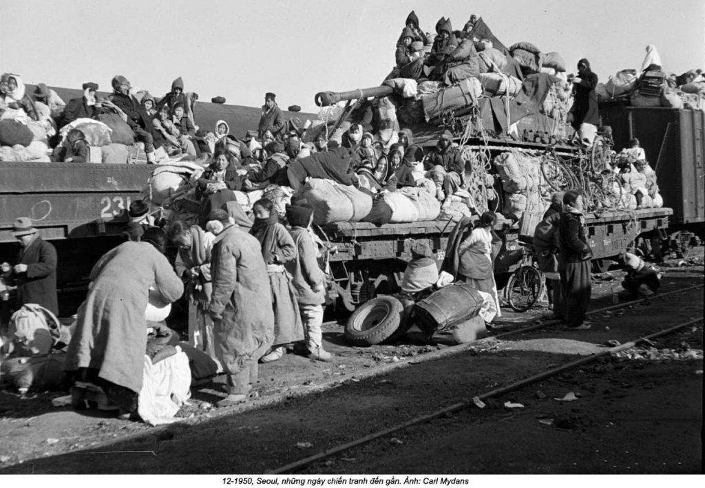 Korean War 1950_12 (1) Carl Mydans.jpg