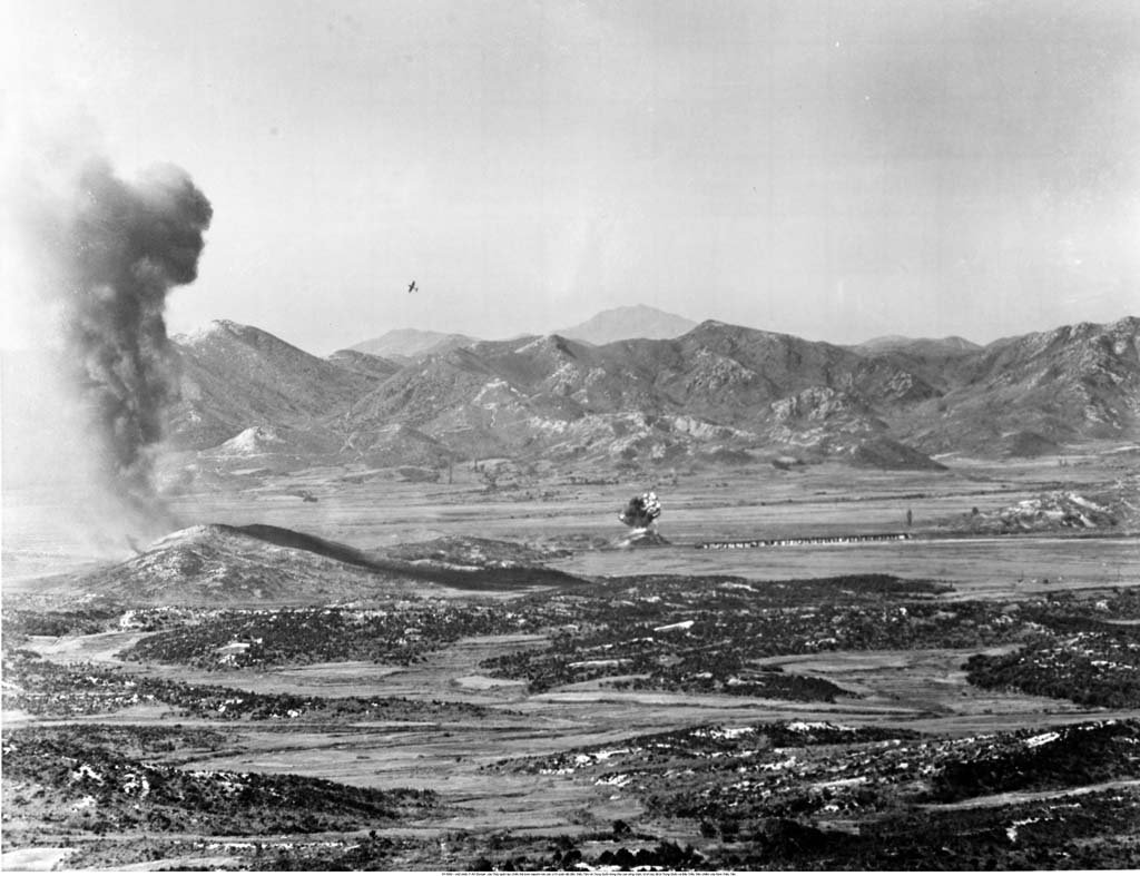 Korean War 1952_10 (3).jpg