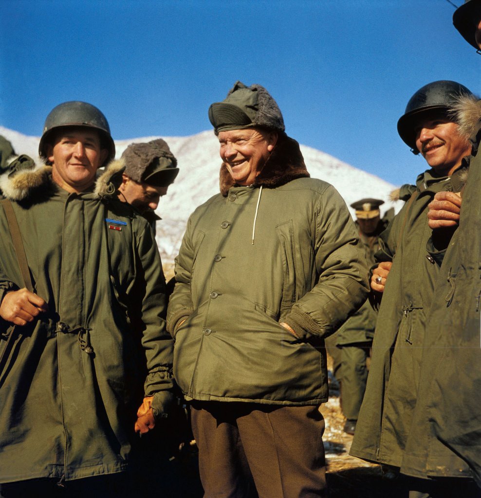 Korean war 1952_12_2 (16) Eisenhower.jpg