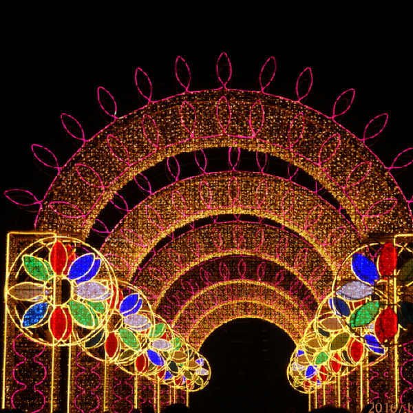 Projected-Outdoor-Commercial-Christmas-Lights-Street-LED-Arch-Tunnel-Lighting.jpg