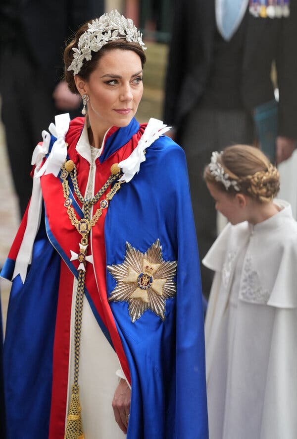 06coronation-fashion-kate2-qgcl-articleLarge.jpg