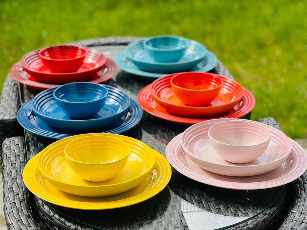 Đĩa sứ bàn ăn 27cm nhiều màu Le Creuset5.jpeg