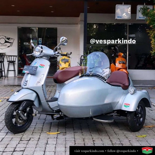 vespa-sidecar-enjoy-the-ride.jpg